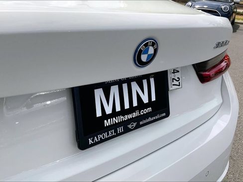 Used 2024 BMW 330e w/ Convenience Package RWD image 31