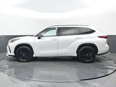 Used 2023 Toyota Highlander XSE FWD image 25