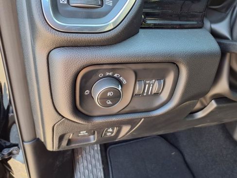 Used 2025 RAM 1500 Laramie w/ Advanced Safety Group II AWD/4WD image 6