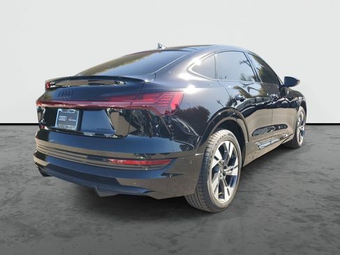 Used 2023 Audi e-tron Premium w/ Convenience Plus Package image 4