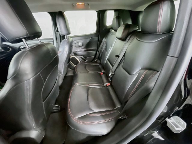 Used 2015 Jeep Renegade Latitude w/ Popular Equipment Group FWD image 24