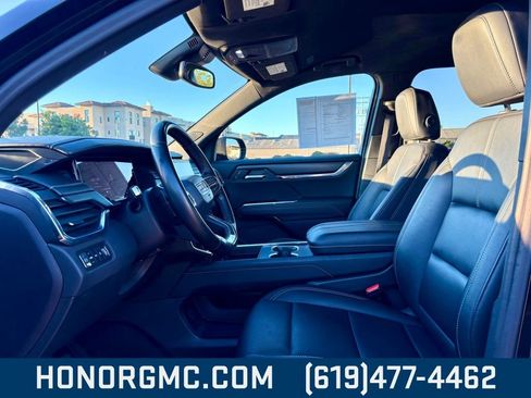 Used 2024 GMC Acadia Elevation image 9