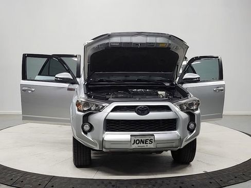 Used 2019 Toyota 4Runner TRD Off-Road Premium AWD/4WD image 10