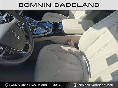 Used 2023 Lincoln Nautilus Standard image 12
