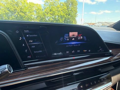 Used 2024 Cadillac Escalade Premium Luxury w/ LPO, Floor Liner Package AWD/4WD image 30