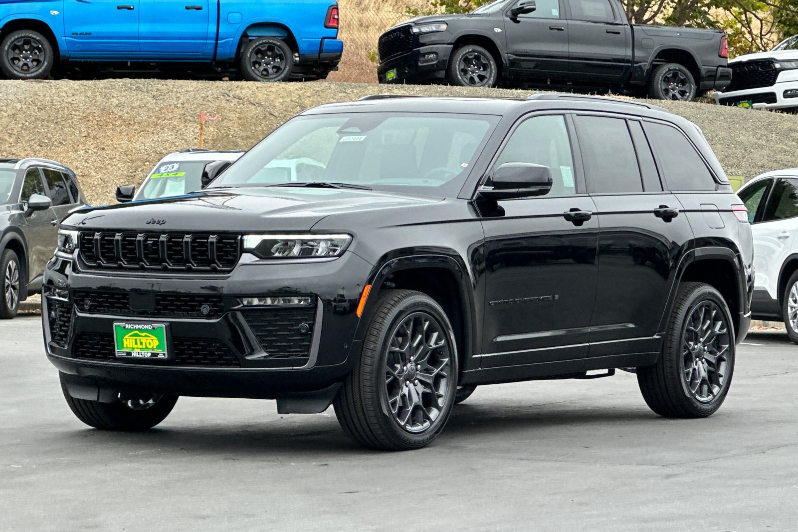 New 2026 Jeep Grand Cherokee Summit w/ Obsidian Package AWD/4WD image 8