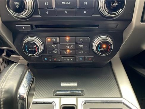 Used 2018 Ford F150 Lariat w/ Equipment Group 502A Luxury image 22