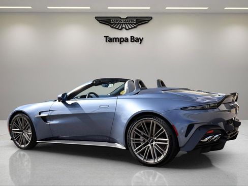 Used 2026 Aston Martin V8 Vantage Coupe image 5