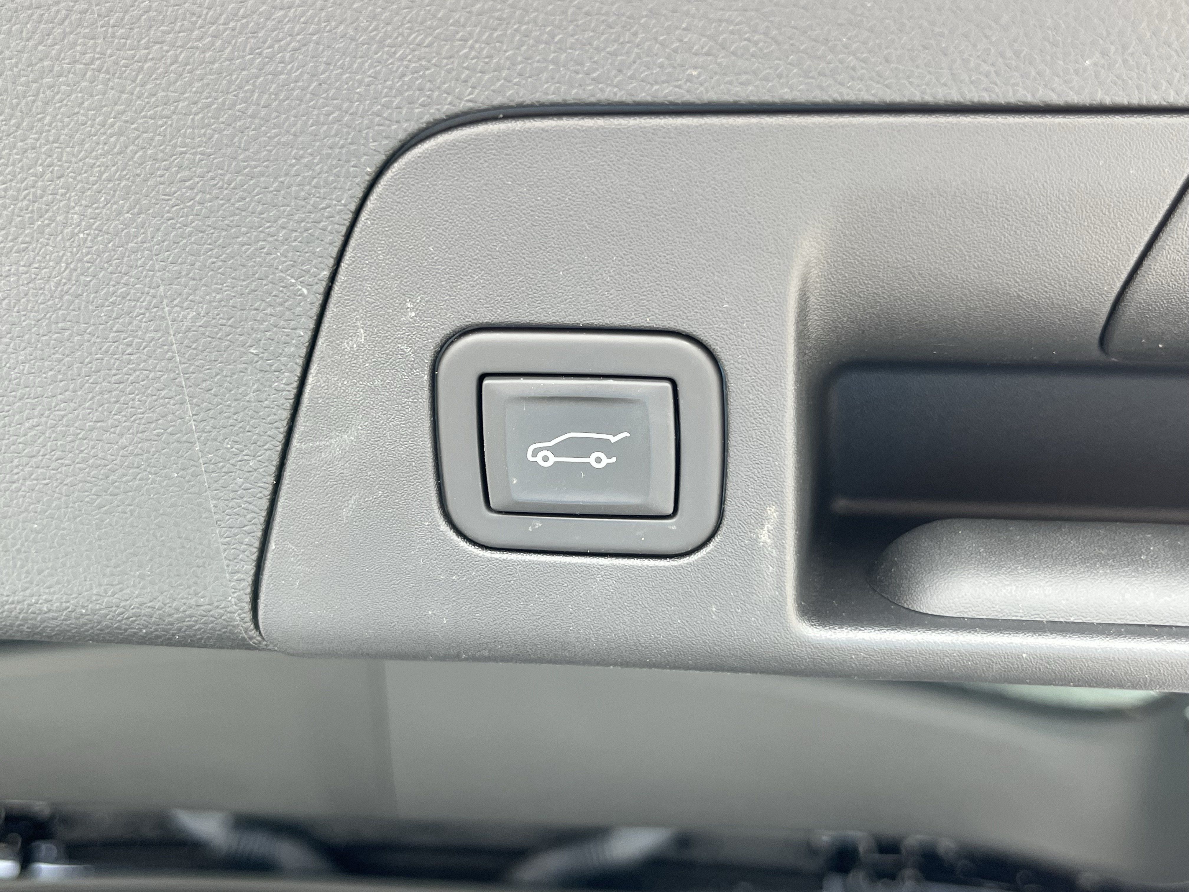 Used 2023 Buick Envision Avenir AWD/4WD image 8