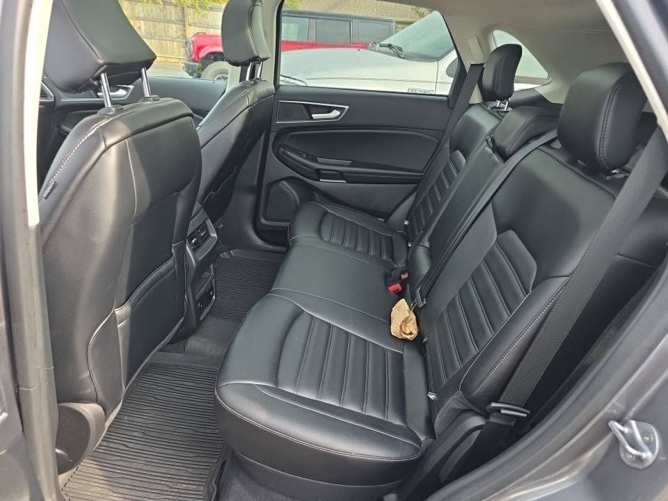 Used 2024 Ford Edge SEL w/ Convenience Package AWD/4WD image 3