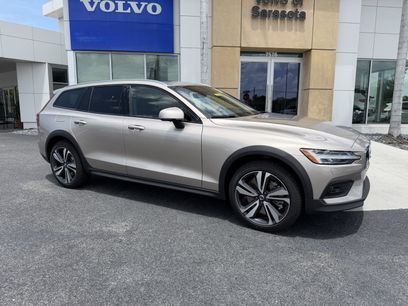 New 2026 Volvo V60 B5 Cross Country Plus w/ Protection Package Premier