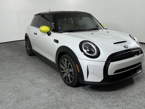 Used 2023 MINI Cooper SE image 1