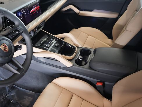 New 2026 Porsche Cayenne image 16