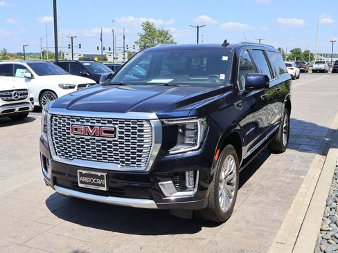 Used 2024 GMC Yukon XL Denali w/ Max Trailering Package AWD/4WD image 4