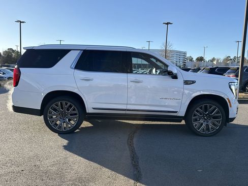 Used 2025 GMC Yukon Denali Ultimate image 3