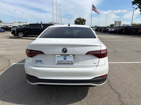 Used 2023 Volkswagen Jetta SE FWD image 4
