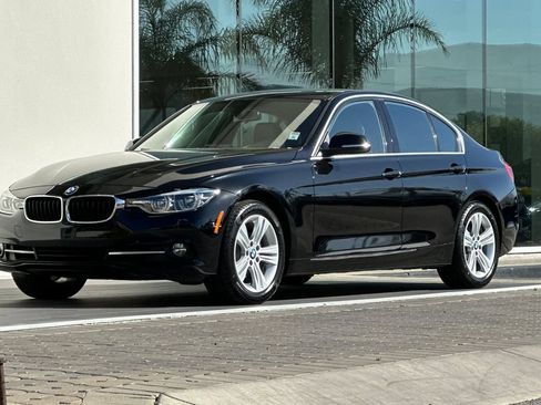 Used 2018 BMW 330i Sedan w/ Premium Package RWD image 7