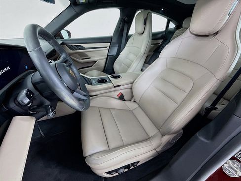 Used 2022 Porsche Taycan image 5