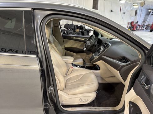 Used 2018 Lincoln MKC Premiere image 13