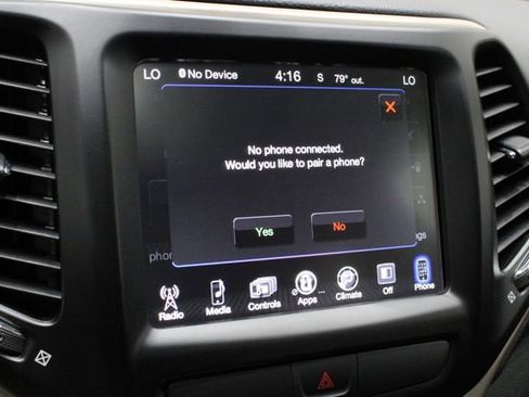 Used 2017 Jeep Cherokee Latitude w/ Comfort/Convenience Group image 30