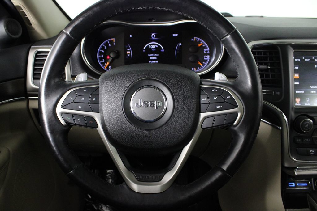 Used 2017 Jeep Grand Cherokee Limited w/ Luxury Group II RWD image 24