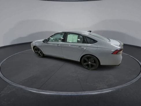 Used 2023 Honda Accord Sport image 6