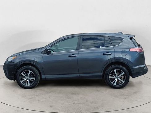 Used 2018 Toyota RAV4 XLE FWD image 2