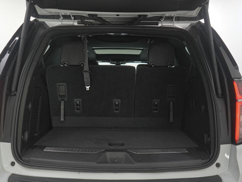 Used 2021 Chevrolet Tahoe Z71 image 11