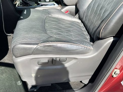 Used 2022 Nissan Armada Platinum RWD image 21