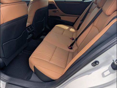 Used 2025 Lexus ES 350 Ultra Luxury FWD image 14