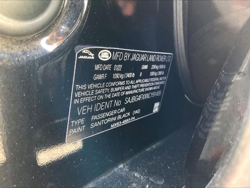 Used 2022 Jaguar XF SE image 32