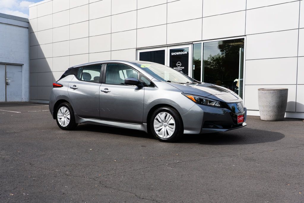 Used 2025 Nissan Leaf S FWD image 29