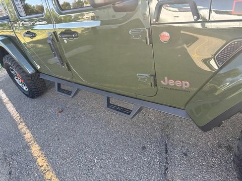 Used 2024 Jeep Gladiator Mojave AWD/4WD image 7