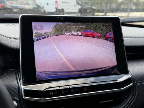 New 2025 Jeep Compass Latitude w/ Sun & Sound Group image 22