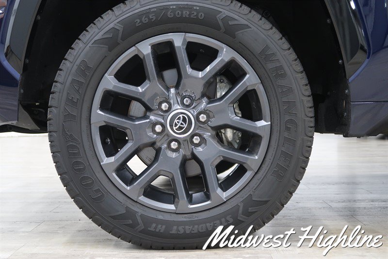 Used 2023 Toyota Tundra Platinum w/ Advanced Package AWD/4WD image 16