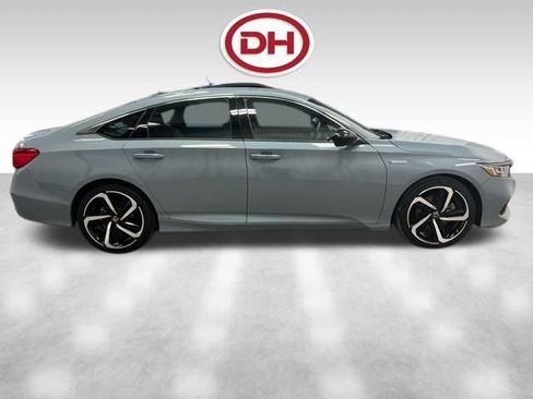 Used 2022 Honda Accord Sport image 2