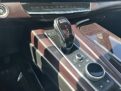 Used 2023 Cadillac Escalade ESV Sport Platinum AWD/4WD image 29