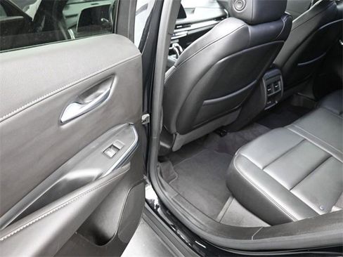 Used 2024 Cadillac XT4 Premium Luxury image 17