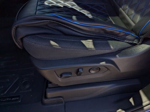 Used 2025 Chevrolet Silverado 1500 Custom image 12