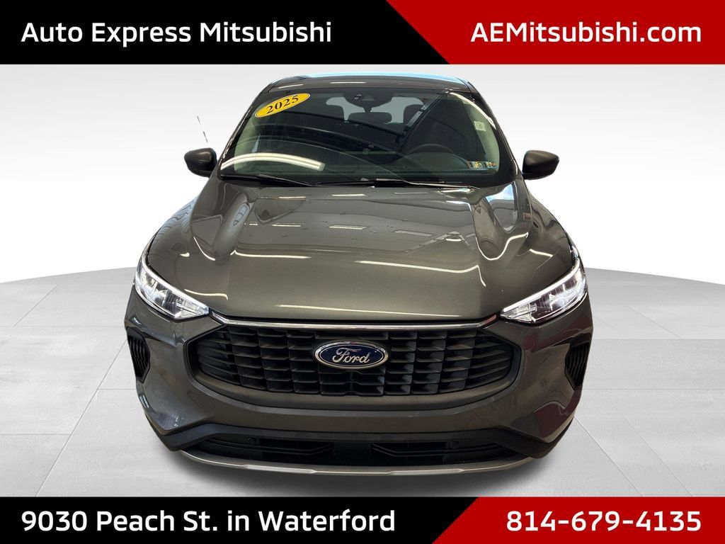 Used 2025 Ford Escape Active w/ Tech Pack #1 AWD/4WD image 2