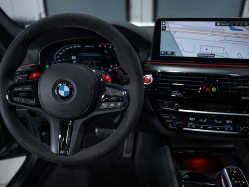Used 2022 BMW M5 CS image 23