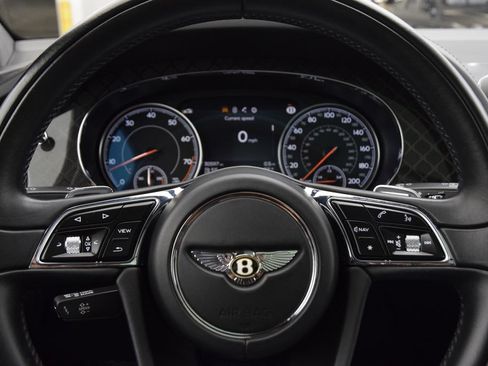 Used 2020 Bentley Bentayga Design Series AWD/4WD image 23