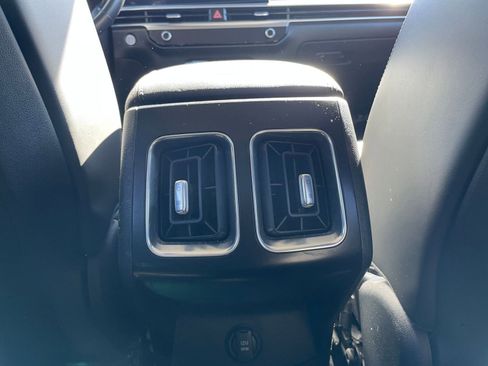 Used 2024 Kia Sorento S image 24