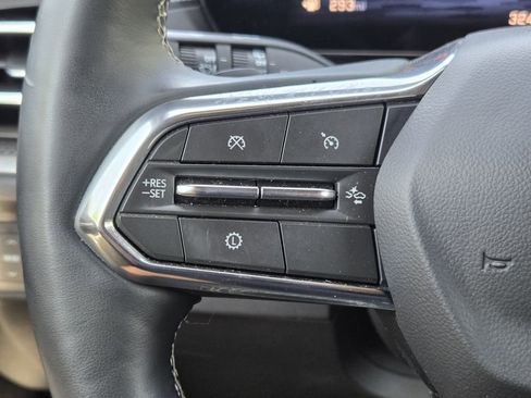 Used 2025 Chevrolet Traverse LT FWD image 27