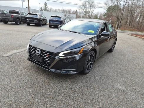 New 2025 Nissan Altima 2.5 SR image 5