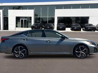 Used 2023 Nissan Altima 2.5 SR w/ SR Premium Package FWD video 2
