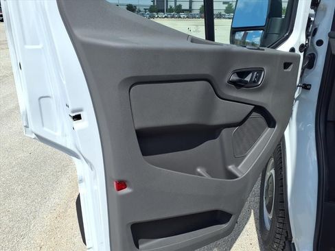 New 2026 Ford Transit 250 148 Medium Roof RWD image 19