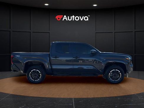 Used 2025 Toyota Tacoma TRD Sport AWD/4WD image 6