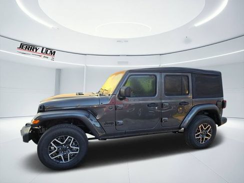 New 2025 Jeep Wrangler Unlimited Sahara w/ Safety Group AWD/4WD image 3