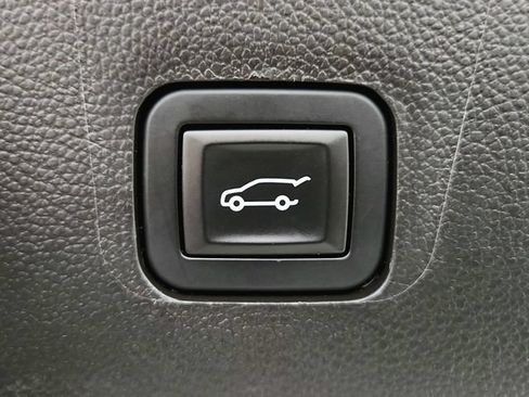 Used 2019 Chevrolet Traverse LT w/ LPO, Floor Liner Package AWD/4WD image 31